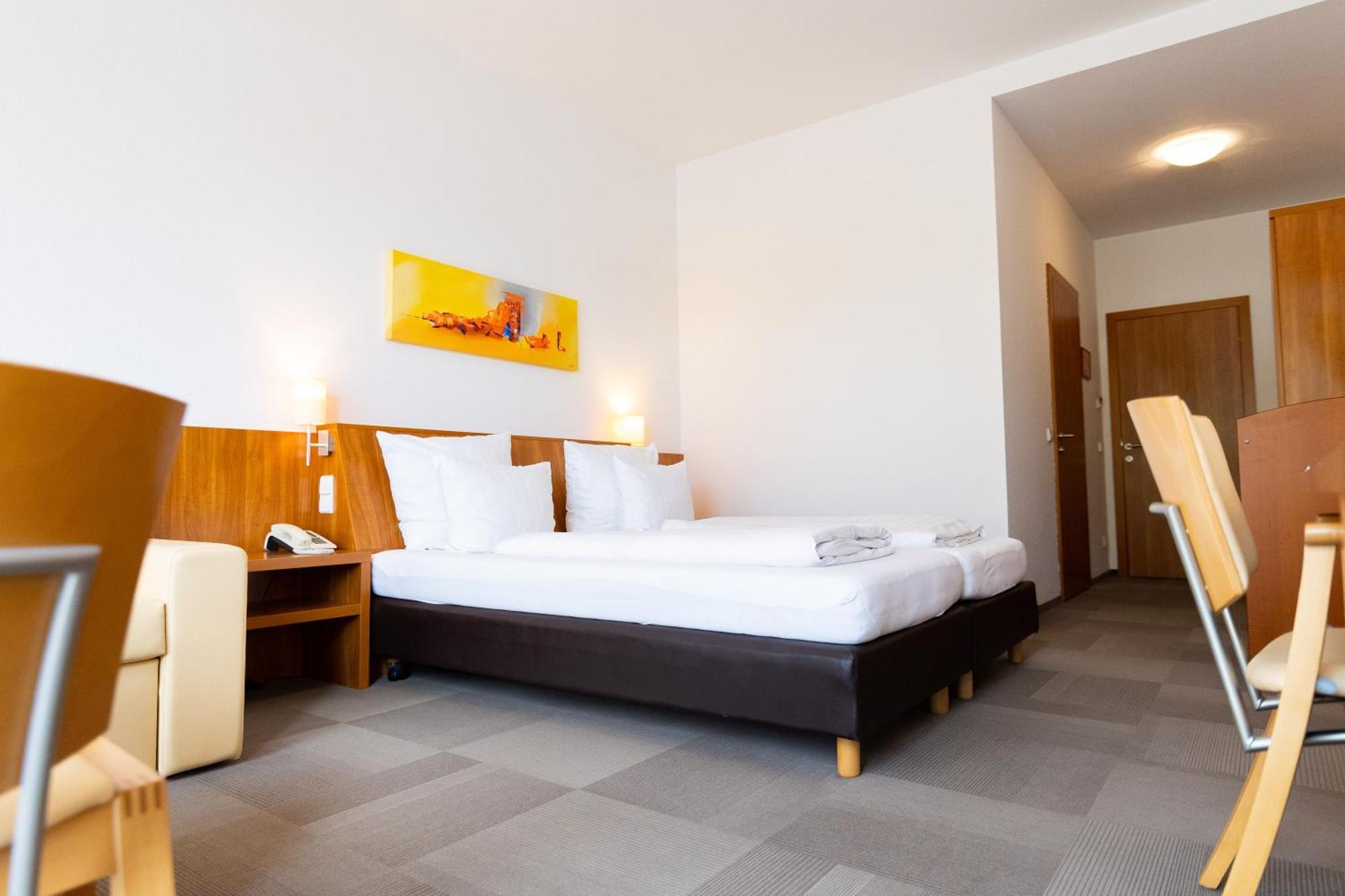 Hotel Darstein Altrip エクステリア 写真