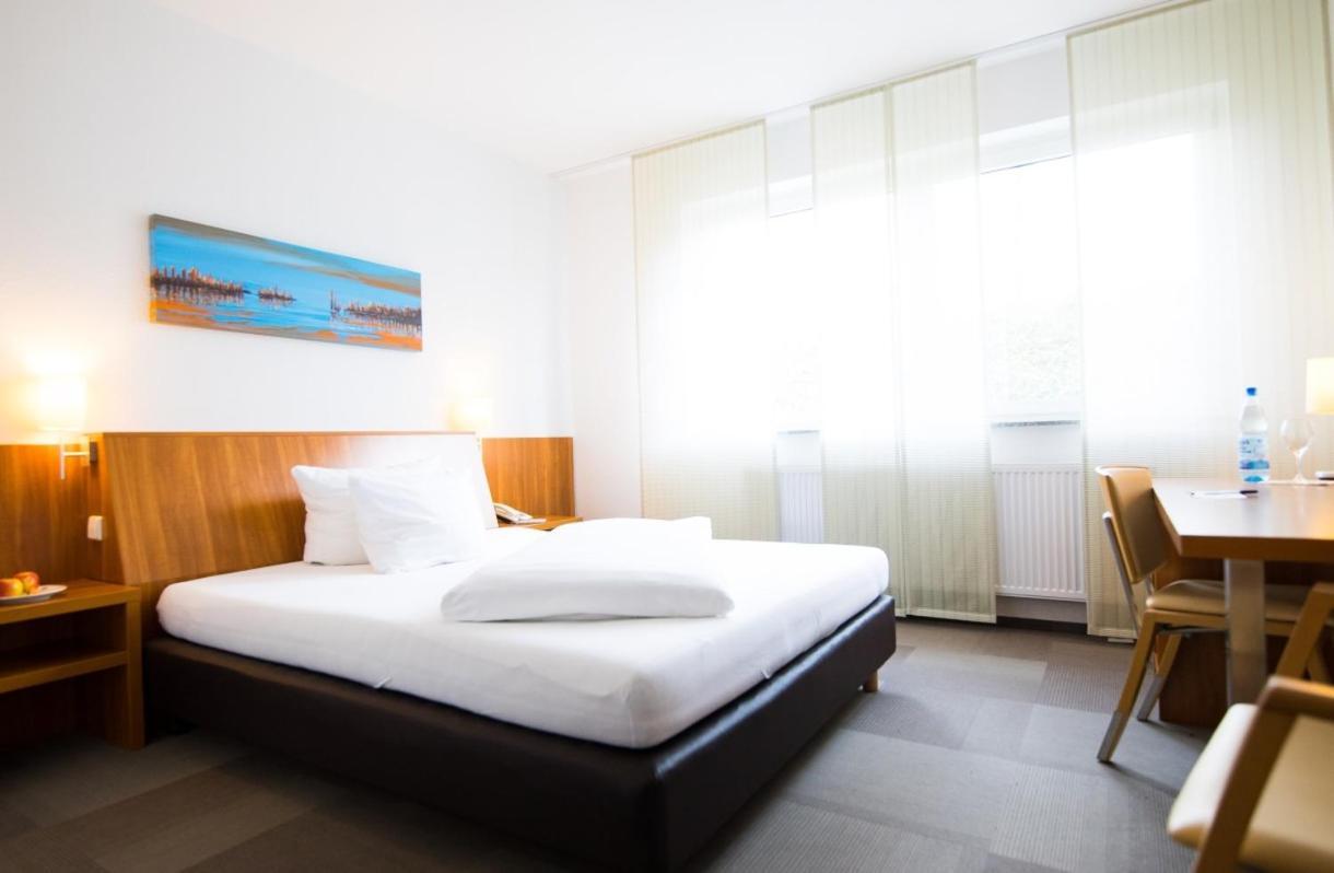 Hotel Darstein Altrip エクステリア 写真