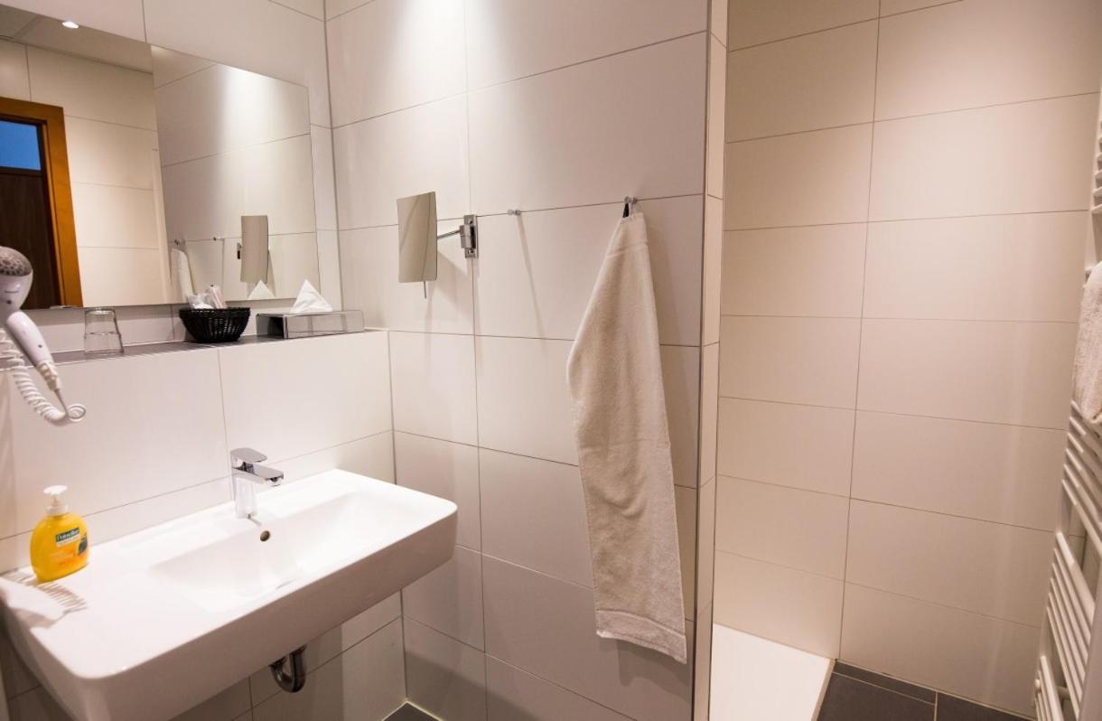 Hotel Darstein Altrip エクステリア 写真