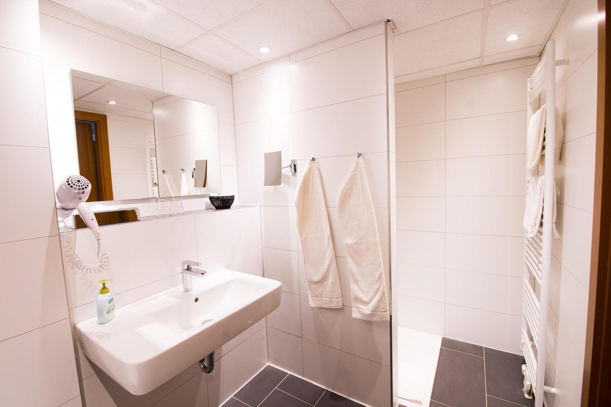 Hotel Darstein Altrip エクステリア 写真